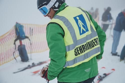 Quelle-Fotograf-Stefan-Schopf 2025 03 15 Rotary Ski 0001-36-Gross (1)